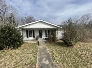 443 Country Ln, Dover, TN 37058
