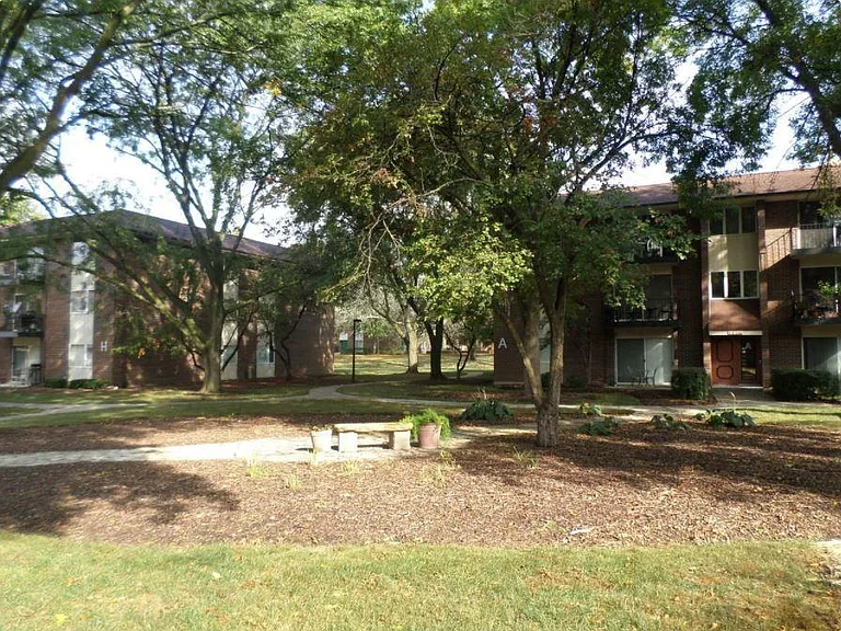 5S100 Pebblewood Ln — Photo 11