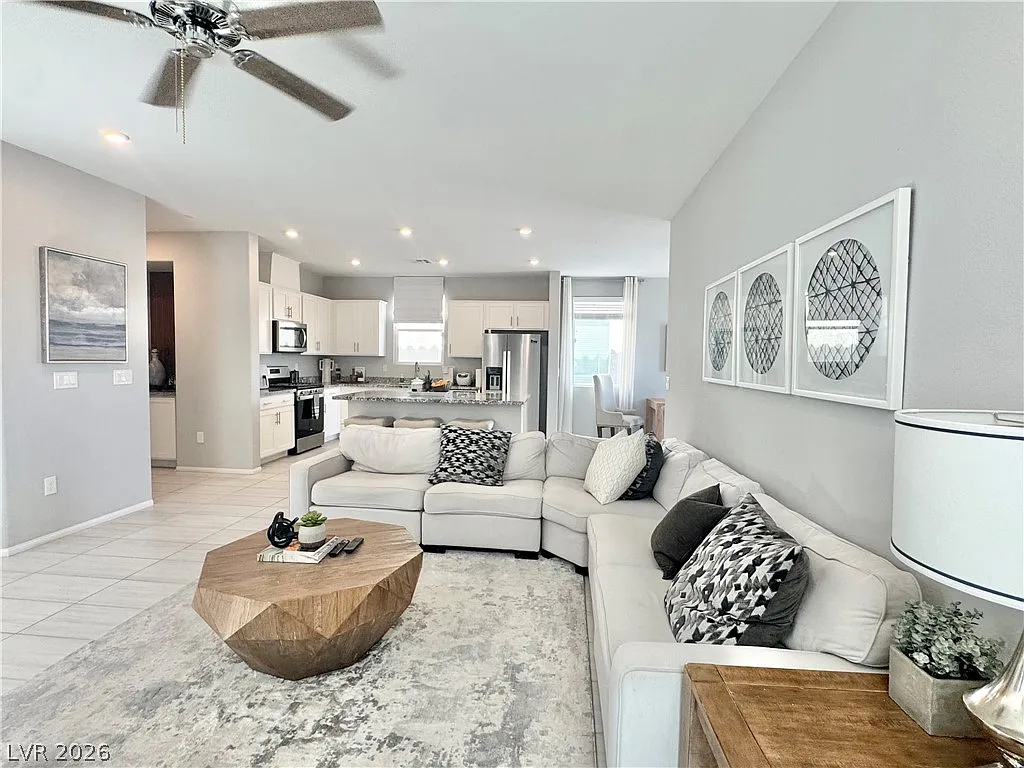 4 bed, 3.0 bath, 2533 sqft, $3,500 — Photo 3
