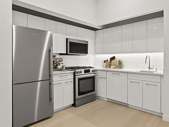 4th image of 20 West St APT 12H