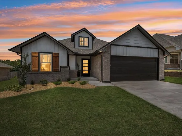 8125 Mountain Oak Dr, Edmond, OK 73034