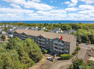 262 Oyhut Bay Boulevard SW #401, Ocean Shores, WA 98569