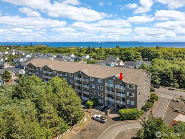 262 Oyhut Bay Boulevard SW #401, Ocean Shores, WA 98569