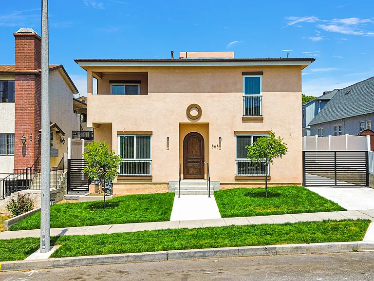 569 E Cypress Ave — Photo 1