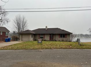3970 Lamont Dr N, Waterford, MI