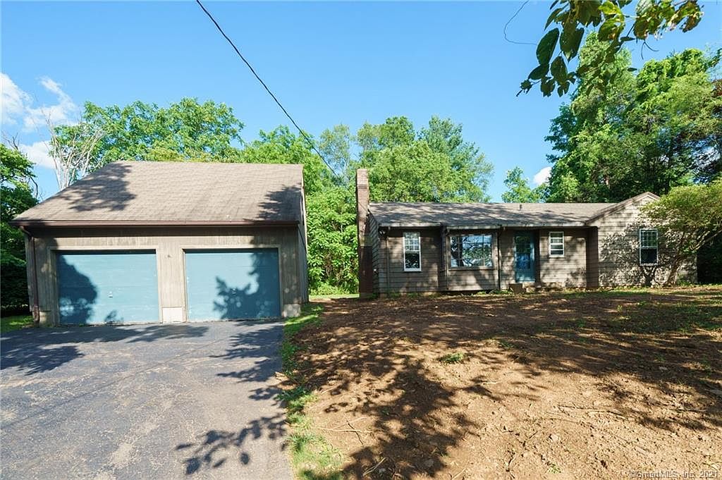 906 East St, Middletown, CT 06457 Zillow