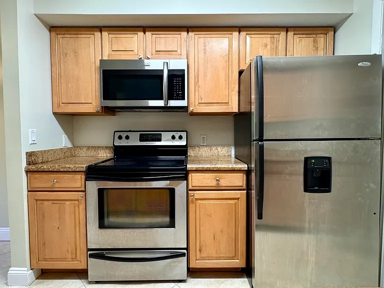 815 W Boynton Beach Blvd #10-105 — Photo 3