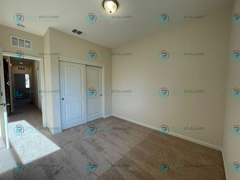 925 W End St — Photo 22