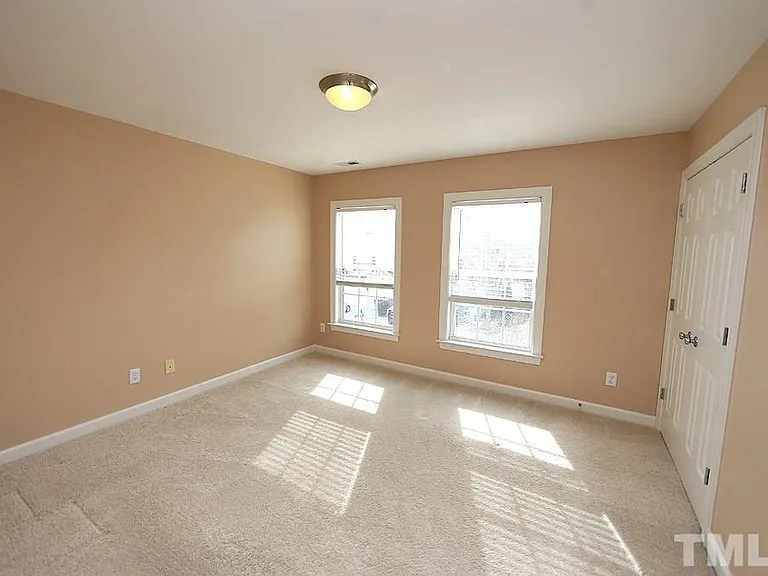 507 Bartlett Cir — Photo 12