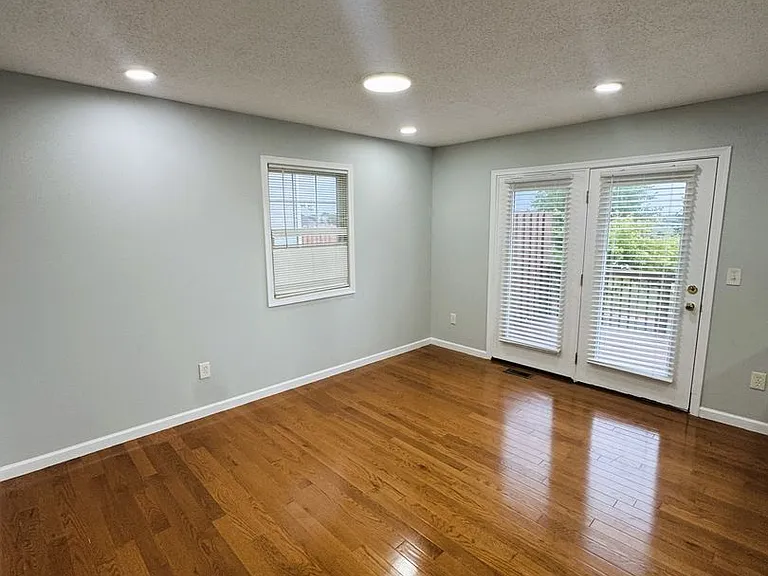 1422 Founders Way — Photo 5