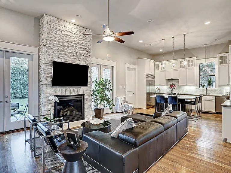 5655 Locke Ln — Photo 7