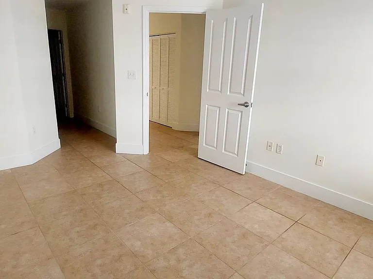 300 State St E #324 — Photo 14