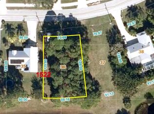 2484 SE Grand Dr, Port Saint Lucie, FL 34952