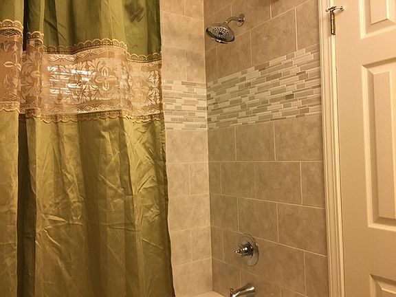 4th image of 163 Holiday Ln #L