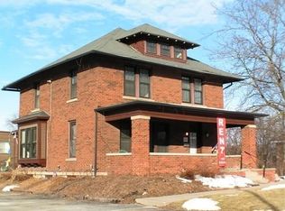 400 W Moreland Blvd, Waukesha, WI 53188