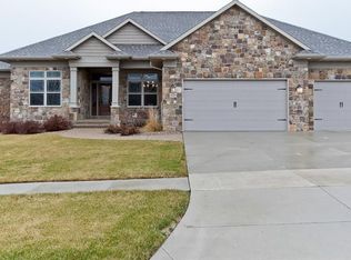 1128 Portsmith Cir, Marion, IA 52302