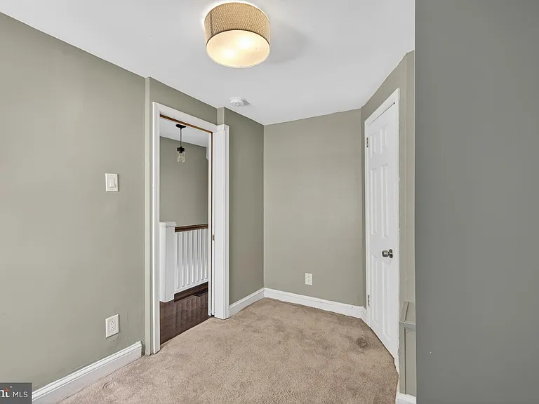 1705 Montrose St — Photo 16