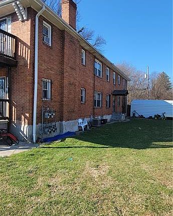 4th image of 1709 W Grand Ave