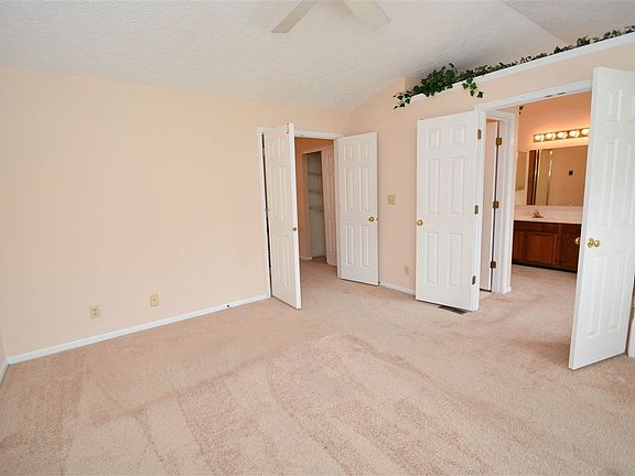 4th image of 1630 Shady Cove Ln