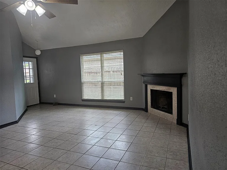 19738 Swan Valley Dr — Photo 7