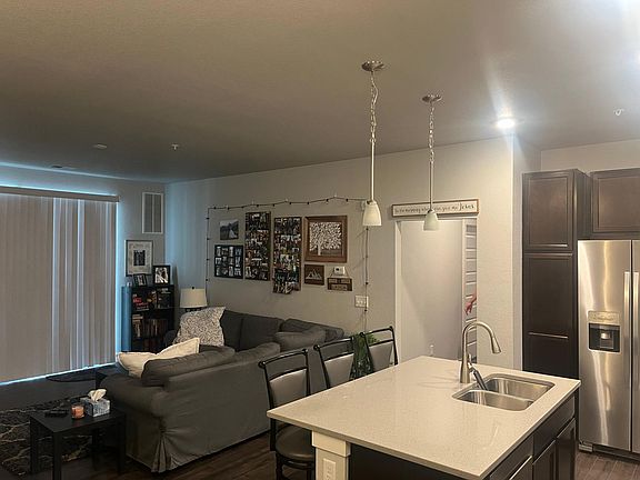 Kitchen / Living Room Area