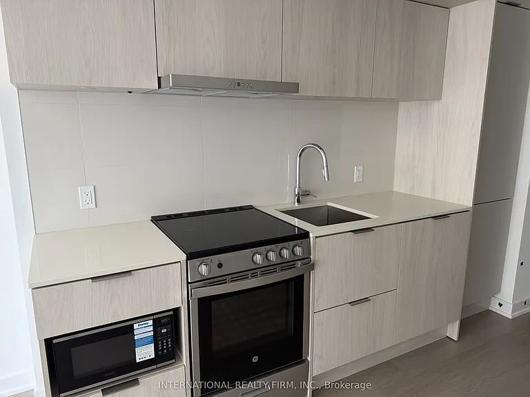448 Burnhamthorpe Rd W #425 — Photo 8