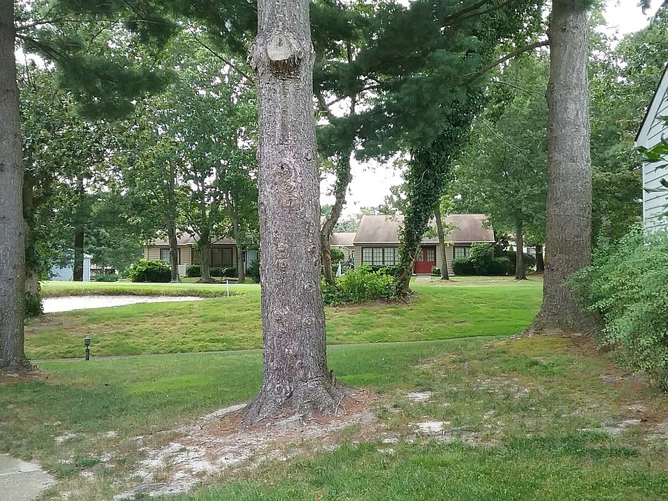 1st image of 557D Malvern Ct