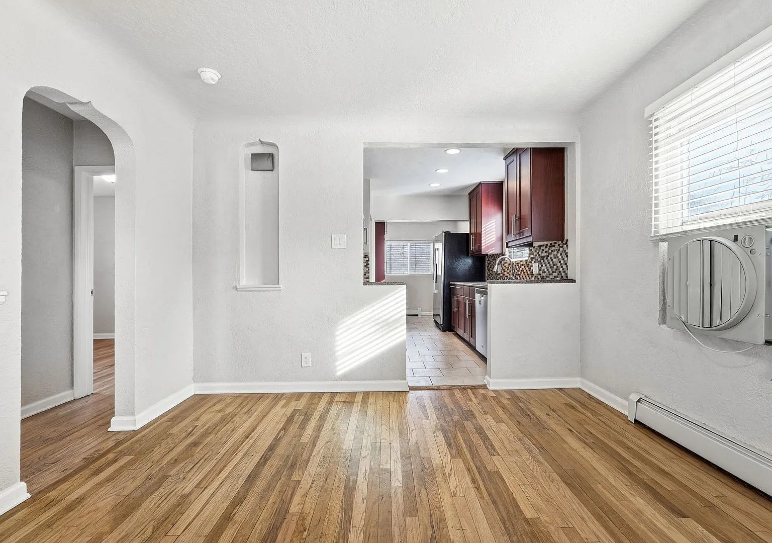 3 Bed - 2 Bath home in Englewood! — Photo 3