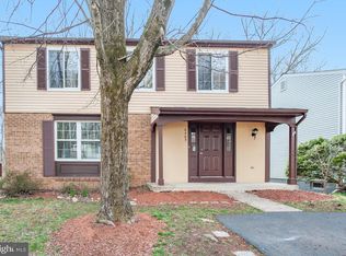 8483 Magic Tree Ct, Springfield, VA 22153