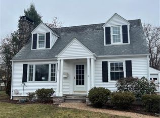 10 Overhill Dr, West Warwick, RI 02893