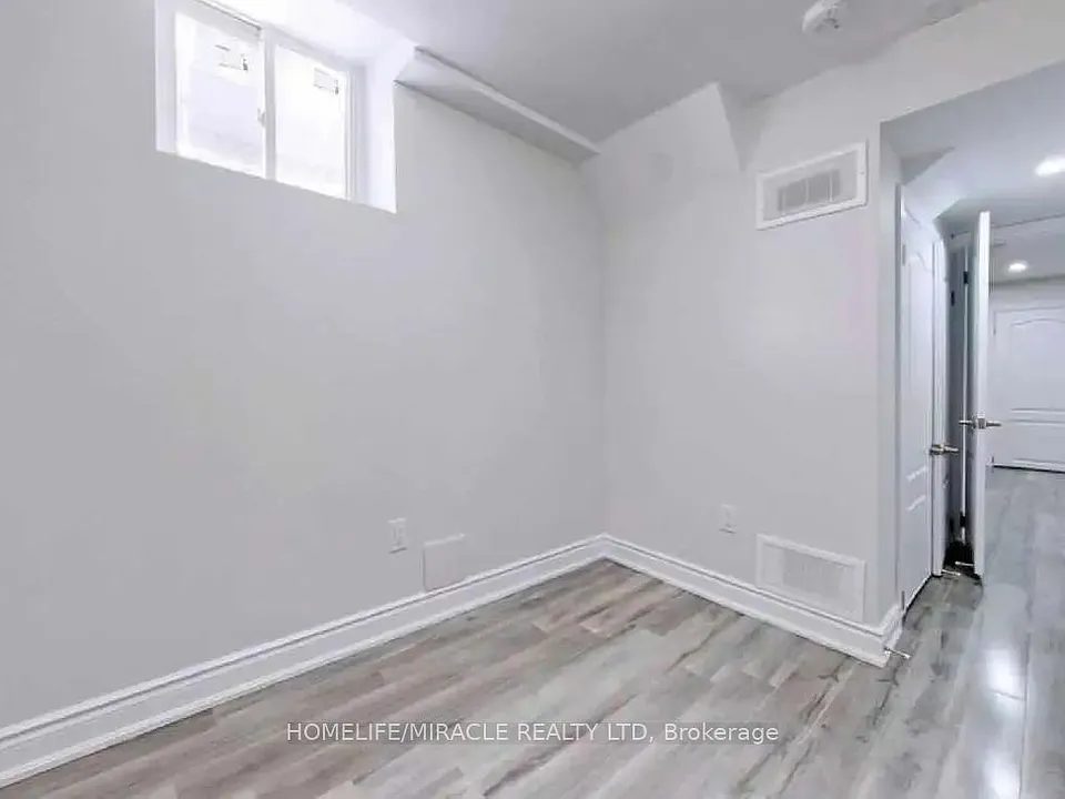 131 Major William Sharpe Dr #BASEMENT