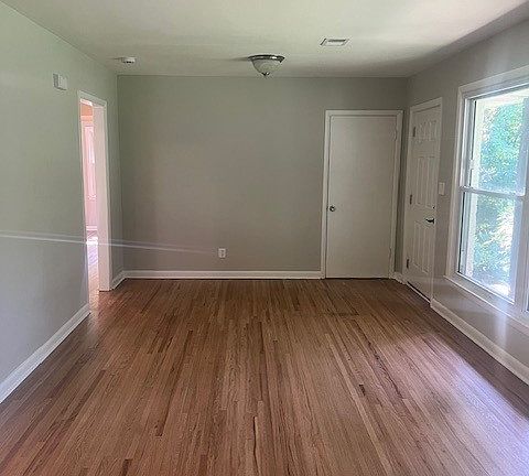 2nd image of 367 Blackman Rd
