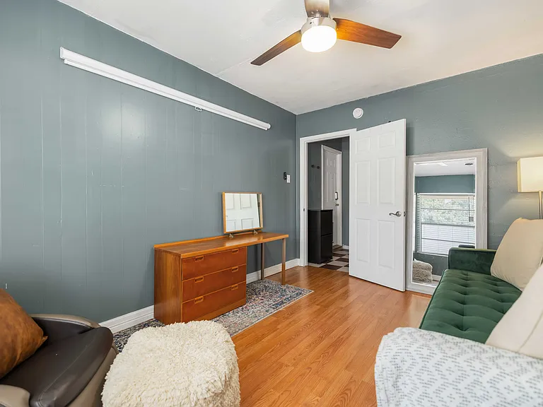 5126 Meadow Creek Dr — Photo 23