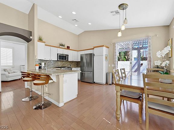 5th image of 9720 Ravine Ave