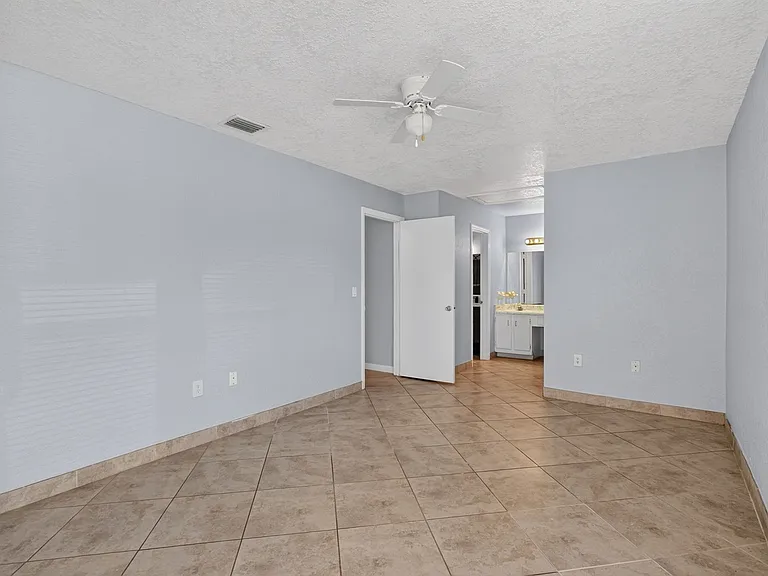 659 Montego Bay Ct — Photo 18