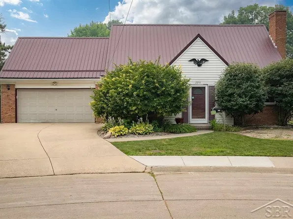 2255 Mayfield Rd, Saginaw, MI 48602