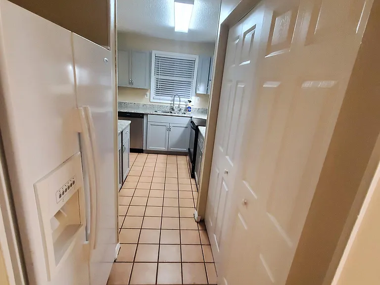 15 B St #B — Photo 9