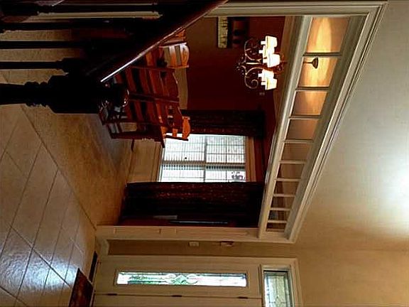 4th image of 2775 Meadowpoint Dr