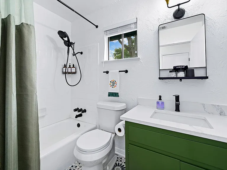 Full Bath Unit B