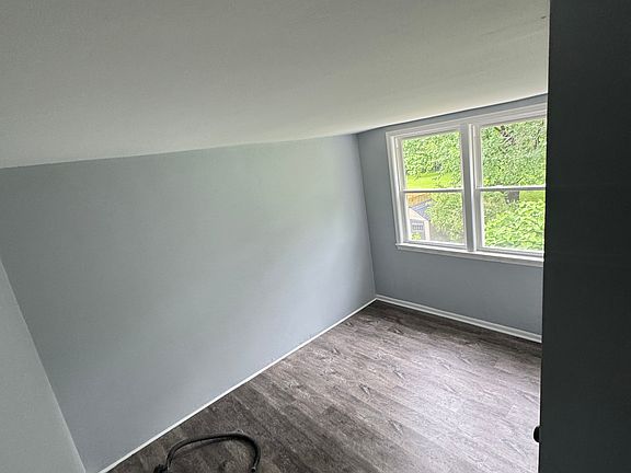 3rd image of 224 Filbert Ave