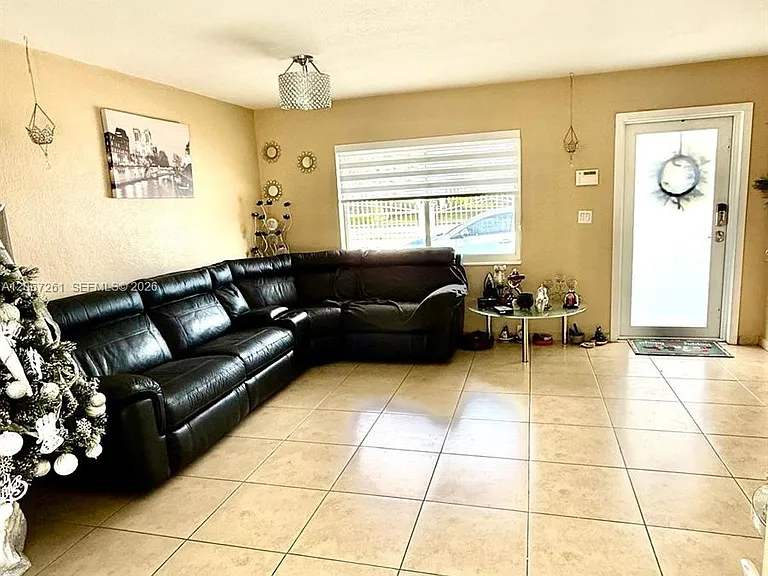 6202 SW 107th Ave — Photo 8