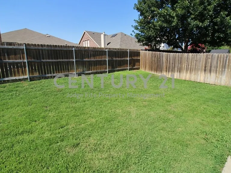 2816 Park Springs Dr — Photo 28
