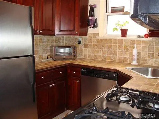 Sold by Benjamin Realty Since 1980 | media 33