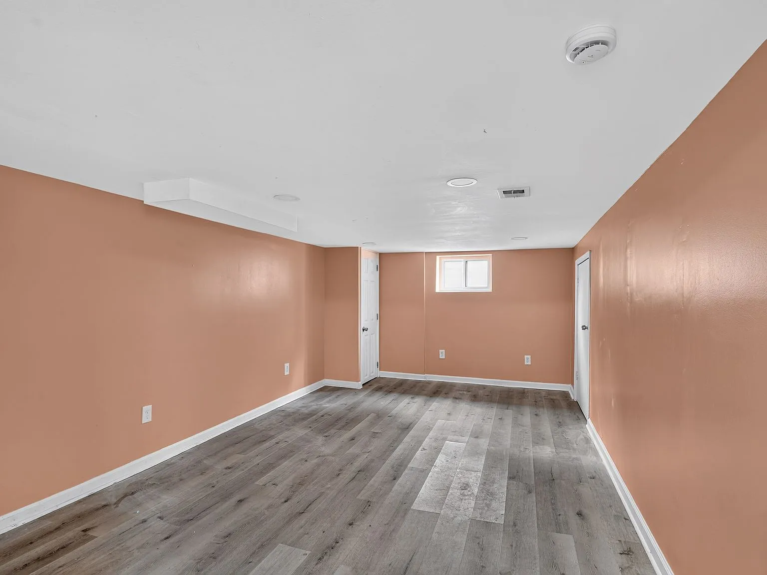 3 bed, 1800 sqft, $2,295 — Photo 4