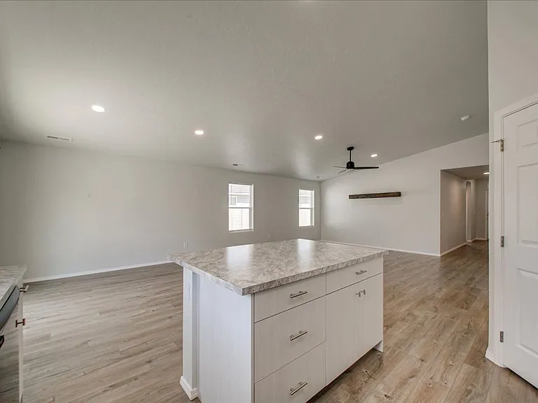 16859 Courtney Way — Photo 16