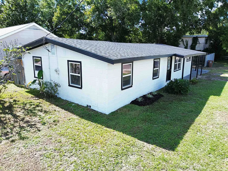 1461 Irish Hill Dr — Photo 3