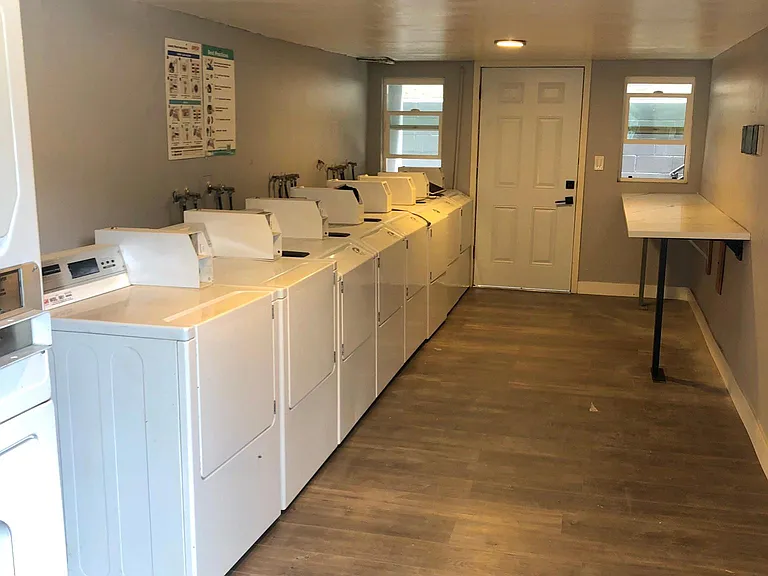 Stadium View Apartments — Photo 13