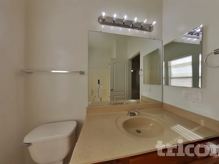 504 W Beautiful Ln — Photo 15