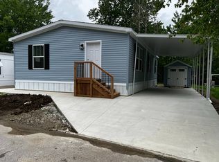 29 Kimberly Ln, Olmsted Falls, OH 44138