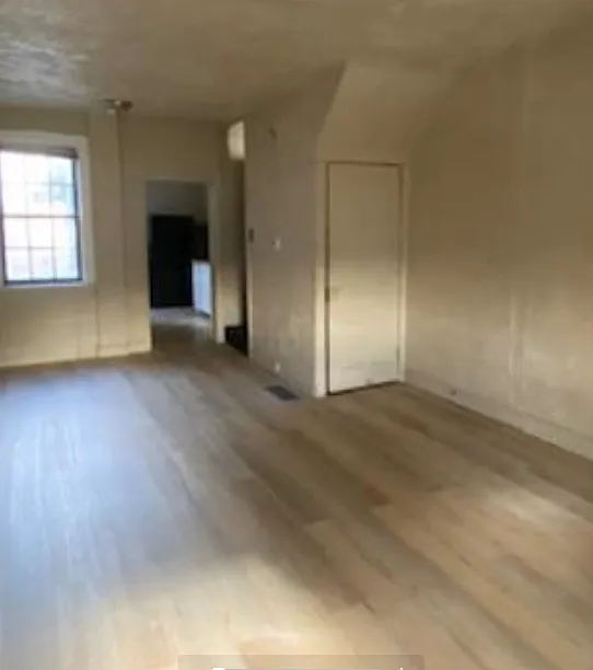 3 bed, 964 sqft, $1,495 — Photo 2